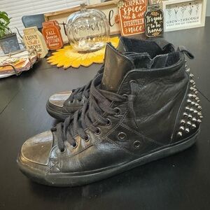 Vintage Havana leather sneakers!